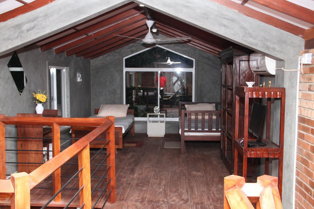 Executive Residency Retreat Villa Hikkaduwa Exterior photo